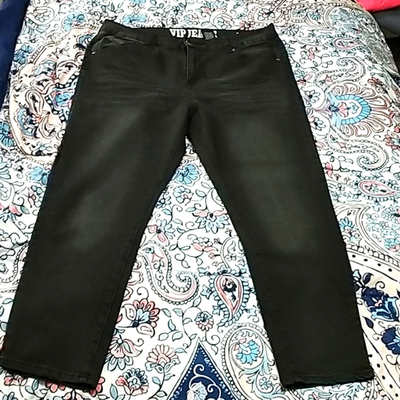 🎱VIP JEANS🎱 LIKE NEW - Picture 1 of 3